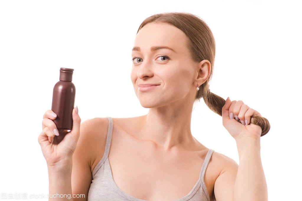 秀發(fā)如絲 年輕女性如何通過油類沐浴用品呵護美麗秀發(fā)